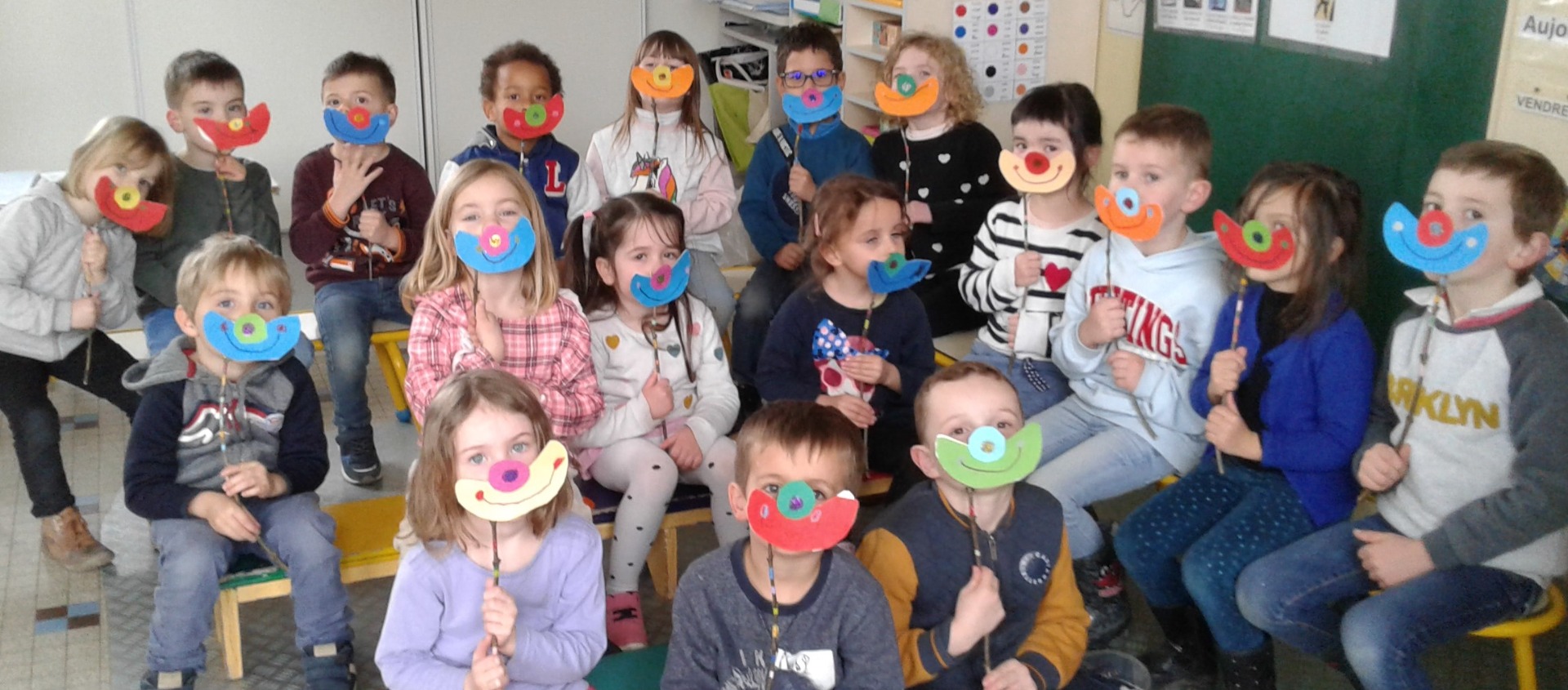 Devinez qui se cache derrière ces beaux sourires? :: Ecolestjolepallet